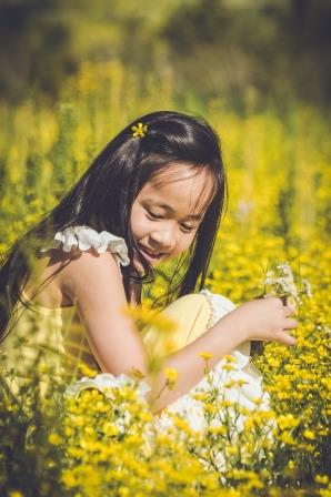 Tara Ludwig Spring Photos